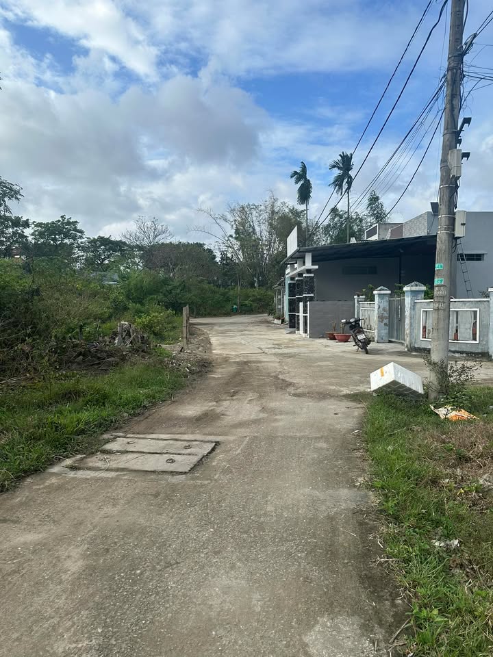 Đất nền Hòa Tiến Đà Nẵng 240m² giá 2 tỷ - Gần chợ Lệ Trạch, ô tô vào tận nơi!