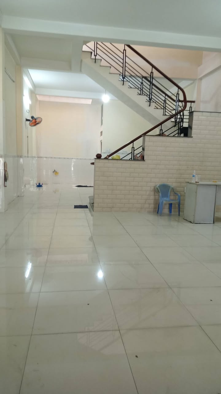 Nhà nguyên căn Hóc Môn 121m² giá 10 triệu - Thích hợp cho ở và kinh doanh!