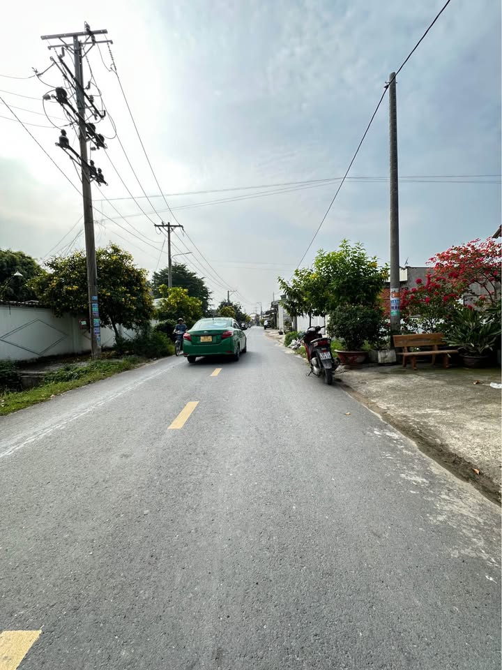 Đất thổ cư Đức Hòa 260m² giá 2.36 tỷ - Sổ hồng riêng, mặt tiền nhựa 13m!