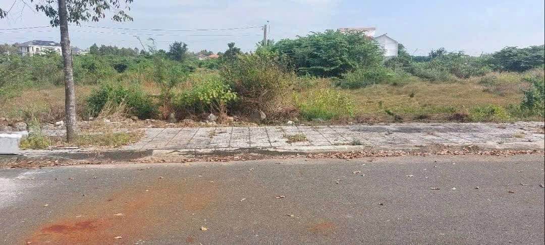 Đất nền Gò Cát 8 Hòa Long 111m² giá 2.38 tỷ - Lô đẹp, vị trí thuận lợi!