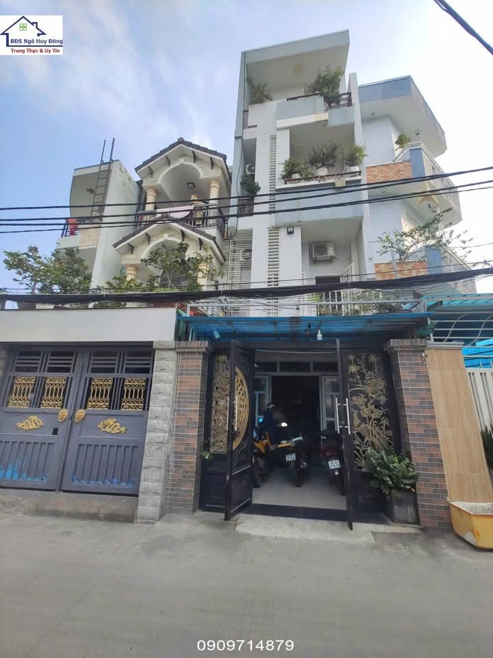 Nhà đẹp hẻm xe hơi Phú Thuận Q7 diện tích 61m² giá 8.9 tỷ - An ninh, thoáng mát!