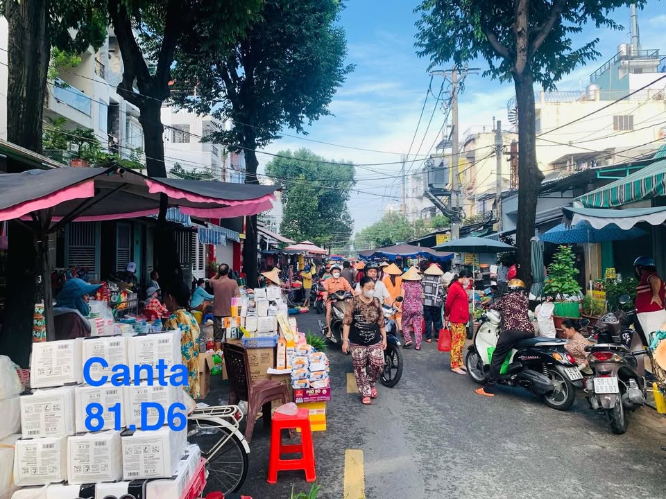 Nhà phố quận 8 - Mặt tiền kinh doanh ngay chợ Phạm Thế Hiển - Diện tích 121.86m² chỉ 11.5 tỷ!