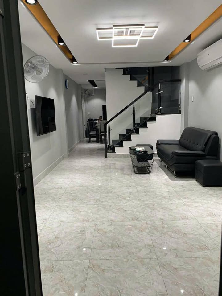 Nhà 3 tầng Tân Kiểng 67.5m² giá 6 tỷ - Sát mặt tiền đường 39!