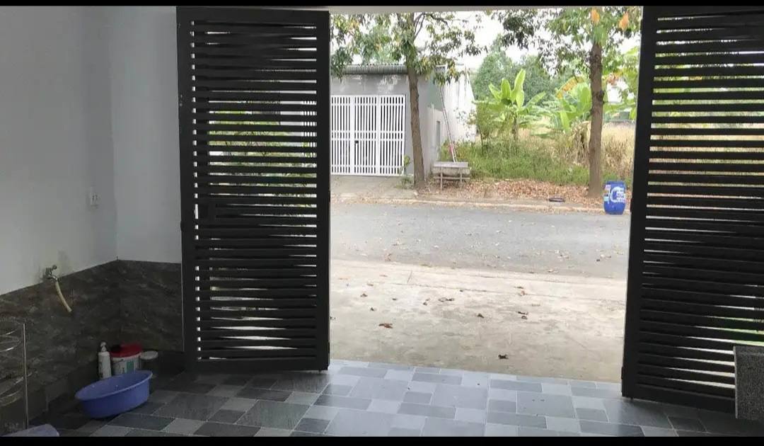 Nhà phố Thới Hòa, Bến Cát 150m² giá 2.08 tỷ - Sổ đỏ chính chủ, diện tích lớn!