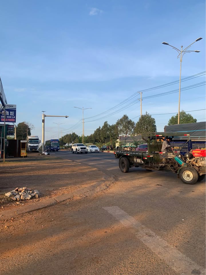 Đất nền Cư Êbur Buôn Ma Thuột 2780m² giá 3.3 tỷ - Vị trí đắc địa, thuận lợi cho đầu tư!