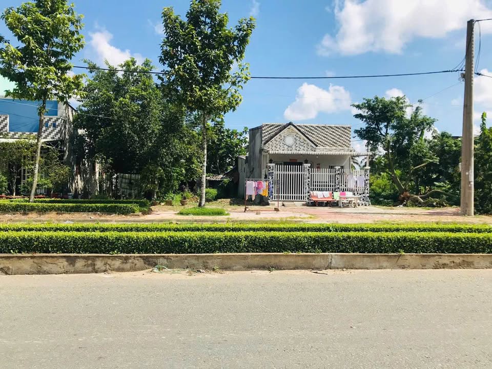 Đất nền 2 mặt tiền KĐT Minh Linh, Vĩnh Long 116m² giá 1,8 tỷ - Vị trí đắc địa, dân cư đông đúc!