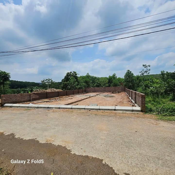 Đất thổ cư 140m² tại ngã 3 Ba Hàng Đồi, Lạc Thủy - Giá chỉ 600 triệu!