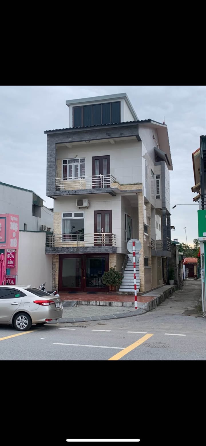 Bán nhà lô góc mặt đường Trường Chinh, 126m² - Nội thất xịn, chỉ việc vào ở!