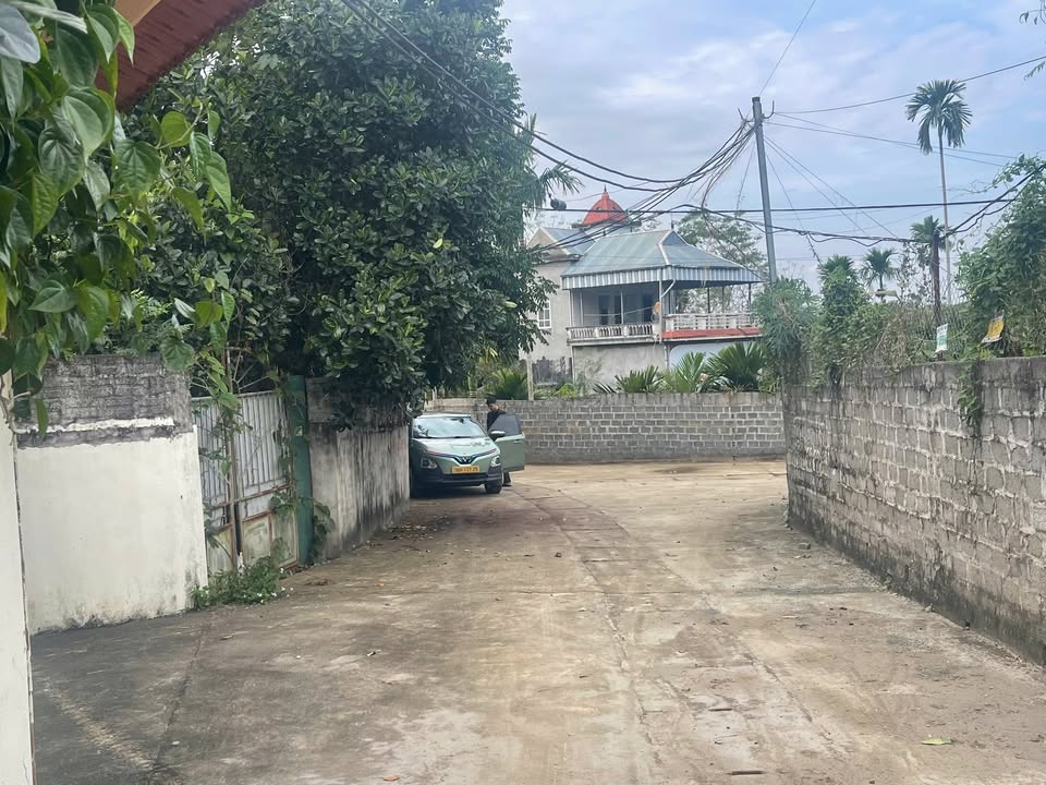 Đất thổ cư 700m² tại xã Ba Vì - Giá chỉ 2 tỷ, phù hợp nghỉ dưỡng cuối tuần!