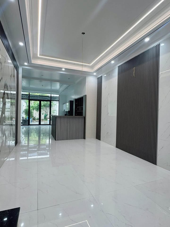 Nhà 3 tầng mặt đường Phùng Khắc Khoan, Nam Định 155m² giá 6 tỷ - Kinh doanh thuận lợi!
