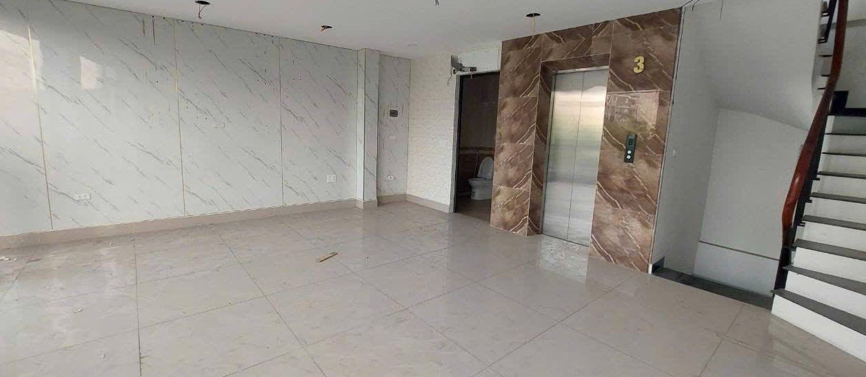 Cho thuê nhà mặt phố Hồng Tiến, Long Biên 46m² giá 32 triệu - Vị trí đắc địa cho kinh doanh!