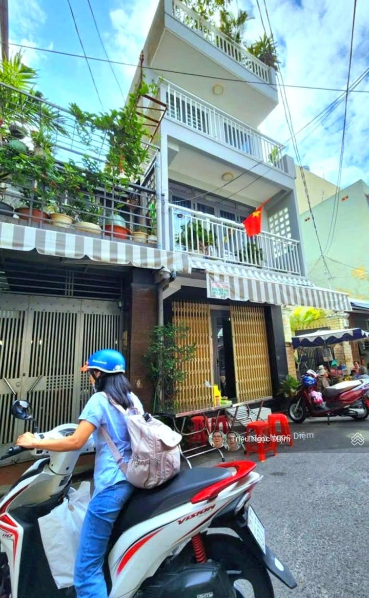 Nhà 4 tầng Phú Nhuận 84m² giá 14.5 tỷ - Bán gấp, hẻm ô tô 6m!