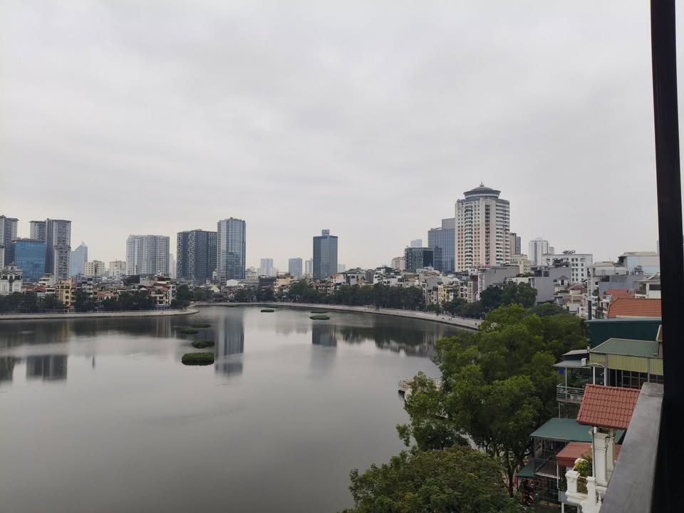 Toà nhà mặt phố Mai Anh Tuấn, Đống Đa 90m² giá 75 tỷ - Vị trí đắc địa, view hồ tuyệt đẹp!