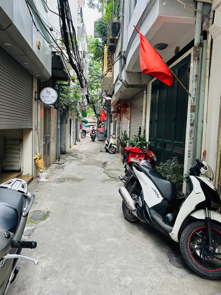 Nhà phố Ba Đình 65m² giá 9.7 tỷ - Mặt ngõ đường Bưởi, phù hợp ở ngay!