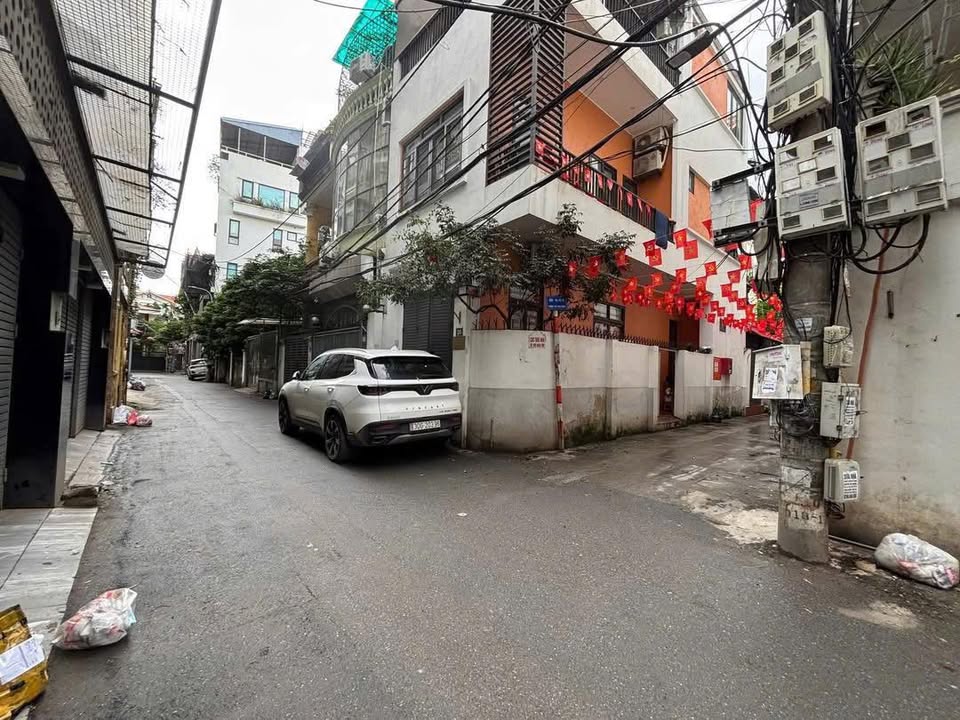 Nhà riêng Lạc Long Quân Tây Hồ 46m² giá thỏa thuận - Ô tô đỗ cửa