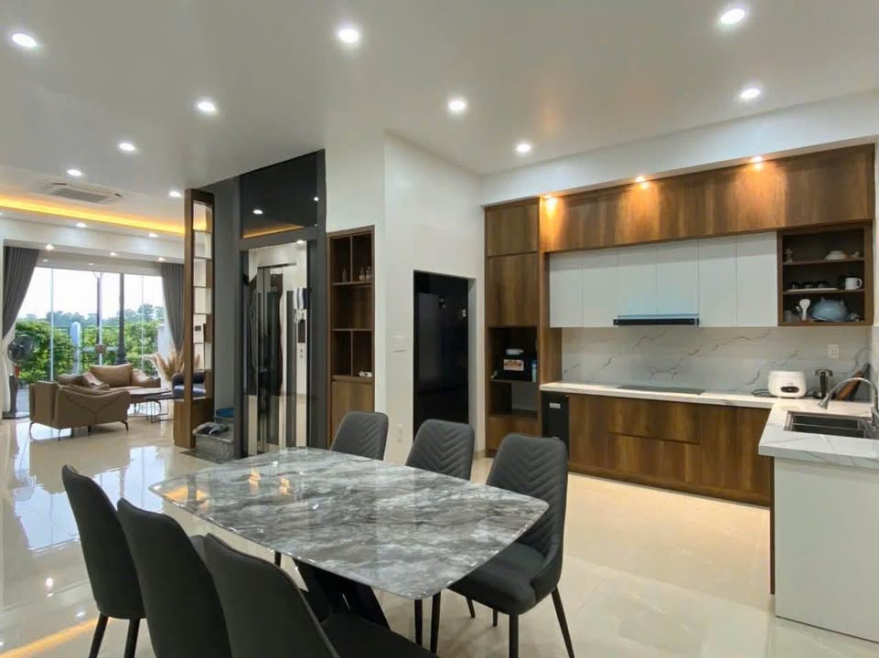 Căn hộ Vinhomes Marina Hải Phòng 90m² giá 35 triệu - Full nội thất cao cấp và thang máy