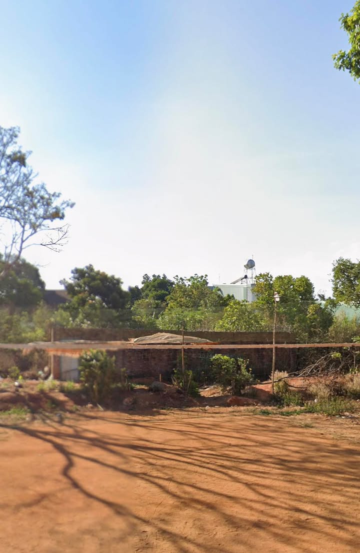 Đất nền quận Pleiku 315m² giá 1.9 tỷ - Sổ đỏ chính chủ, hẻm bê tông rộng rãi!