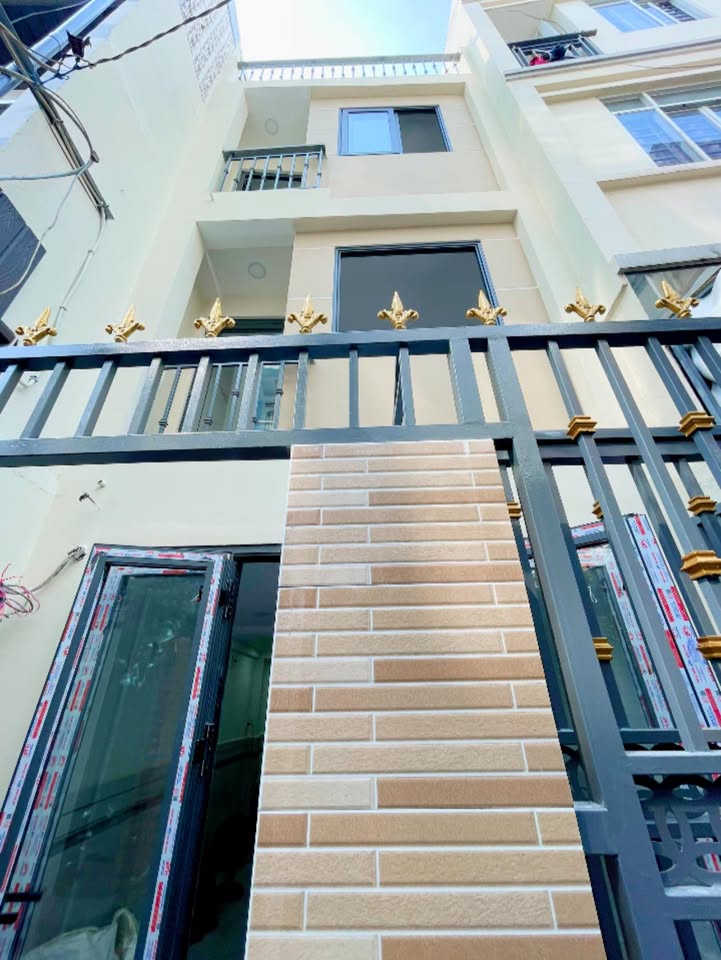 Nhà 4 Tầng Đường Hoàng Diệu, Phường Khánh Hội 29m² giá 5.499 tỷ - Nhà mới vào ở ngay!