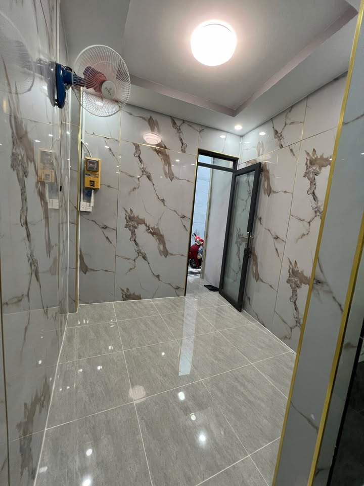 Nhà mới xây hẻm 136/ Nguyễn Thị Tần, P2, Q8 - Giá 2.7 tỷ, sổ hồng riêng!