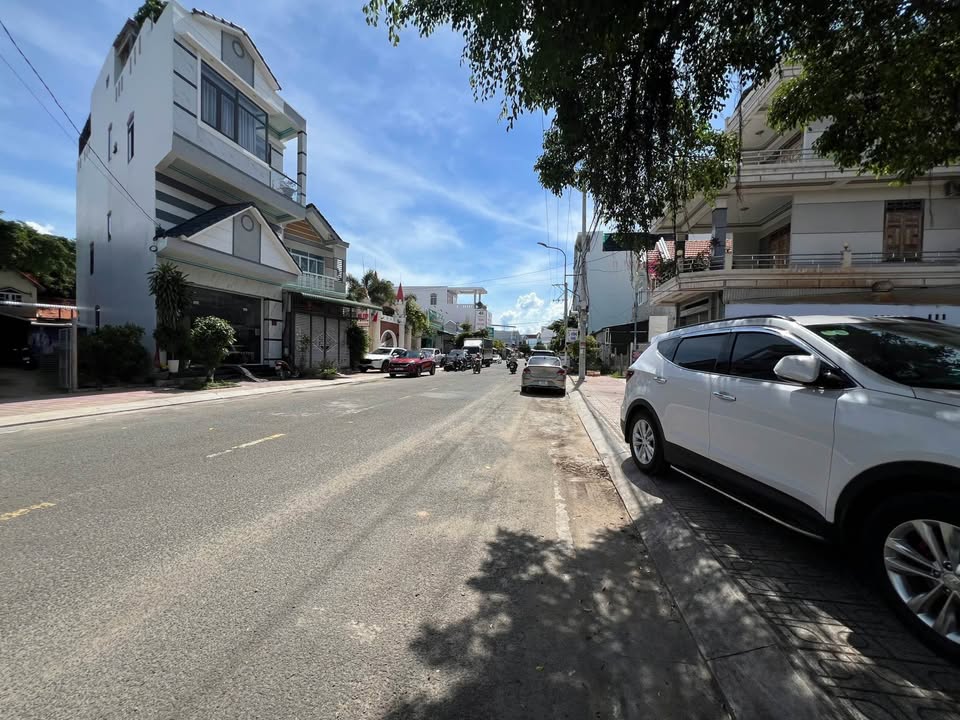 Đất mặt tiền Bà Triệu Vạn Giã 200m² giá 5.9 tỷ - Cơ hội đầu tư tuyệt vời!