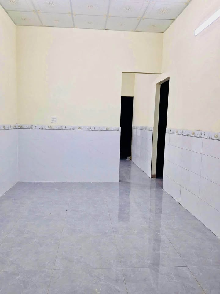 Nhà cho thuê đường Hoàng Văn Thụ, Bảo Lộc 2PN giá 4 triệu - Không gian thoáng đãng