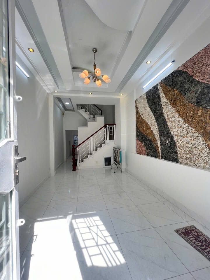 Nhà cho thuê đường Trần Văn Quang, quận Tân Bình, 48m² giá 12,5 triệu - Nhà mới sạch sẽ, vị trí thuận tiện!