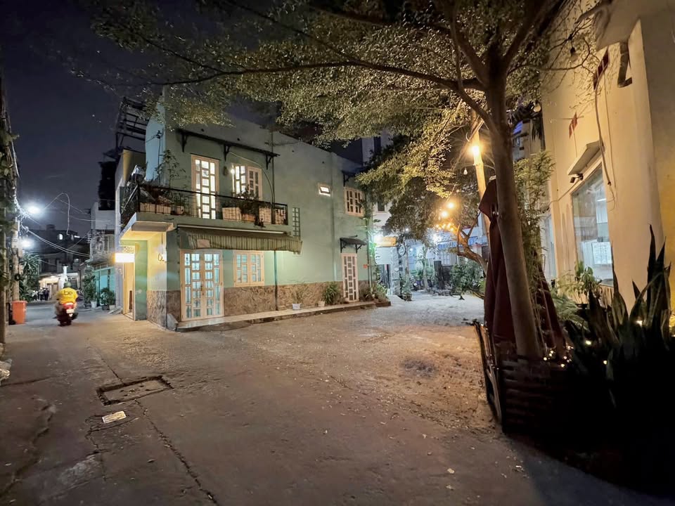 Nhà bán Phan Đăng Lưu, Phú Nhuận 90m² giá 11.99 tỷ - Hẻm rộng 4.5m, 3 tầng đẹp!