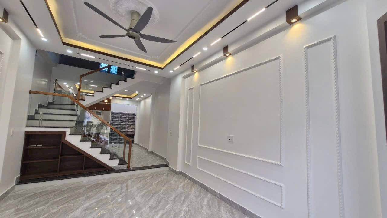 Nhà 4 tầng mặt đường Trần Nhân Tông, Kiến An 56m² - Chính chủ cần bán gấp!