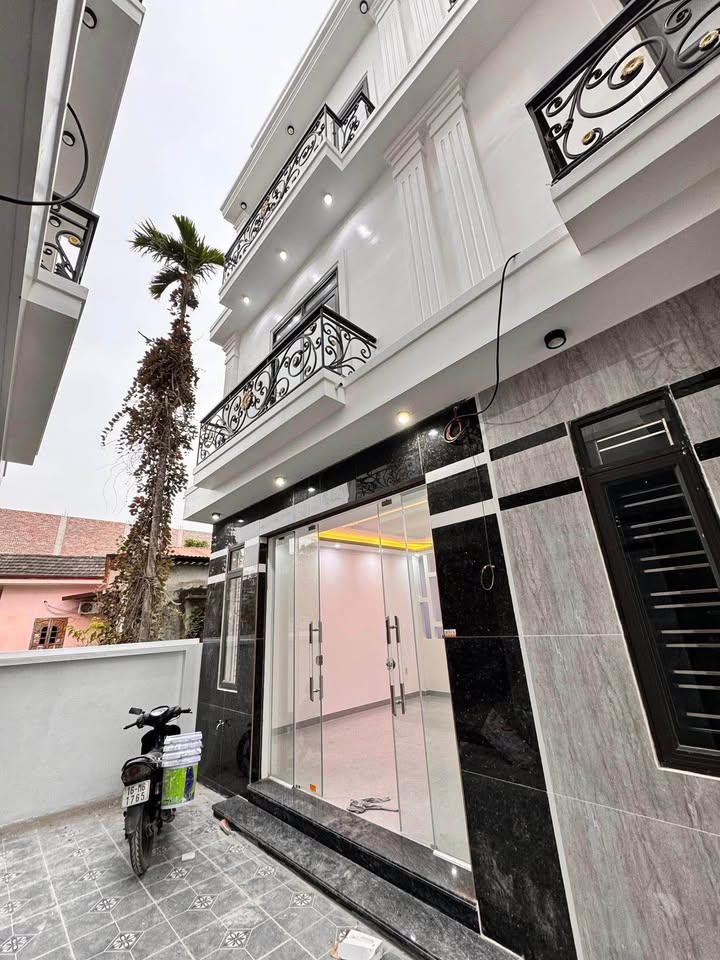 Nhà 3 tầng Đa Phúc 42m² giá 1.86 tỷ - Ô tô đỗ cửa ngay gần chợ