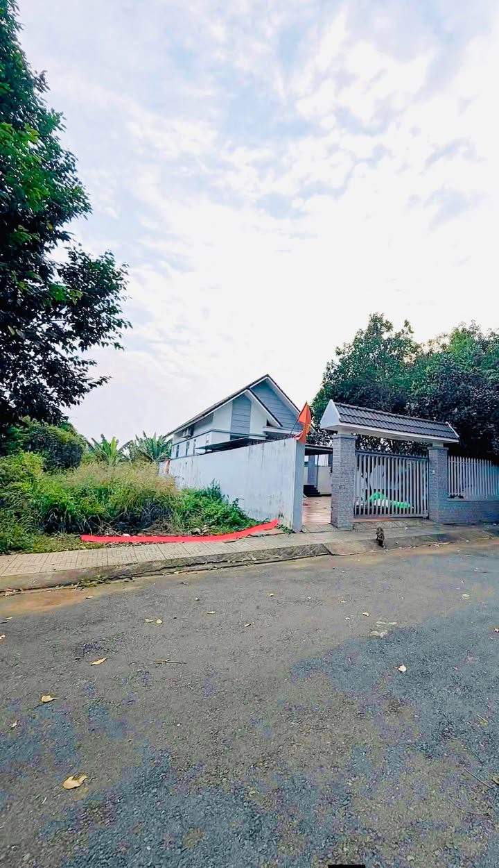 Đất thổ cư Hòa Long Bà Rịa 182m² giá 1.5 tỷ - Đường nhựa rộng rãi, gần chợ!