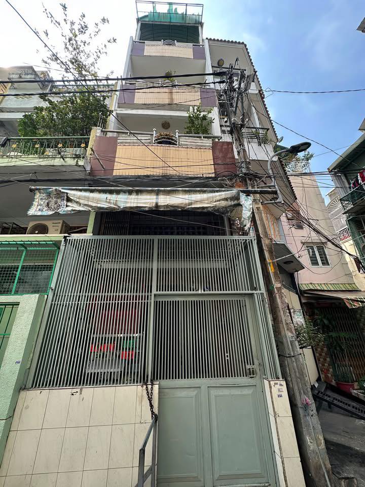 Nhà phố Ngô Quyền, Quận 10, 35m² giá 6.2 tỷ - Sát mặt tiền, hẻm sạch đẹp!