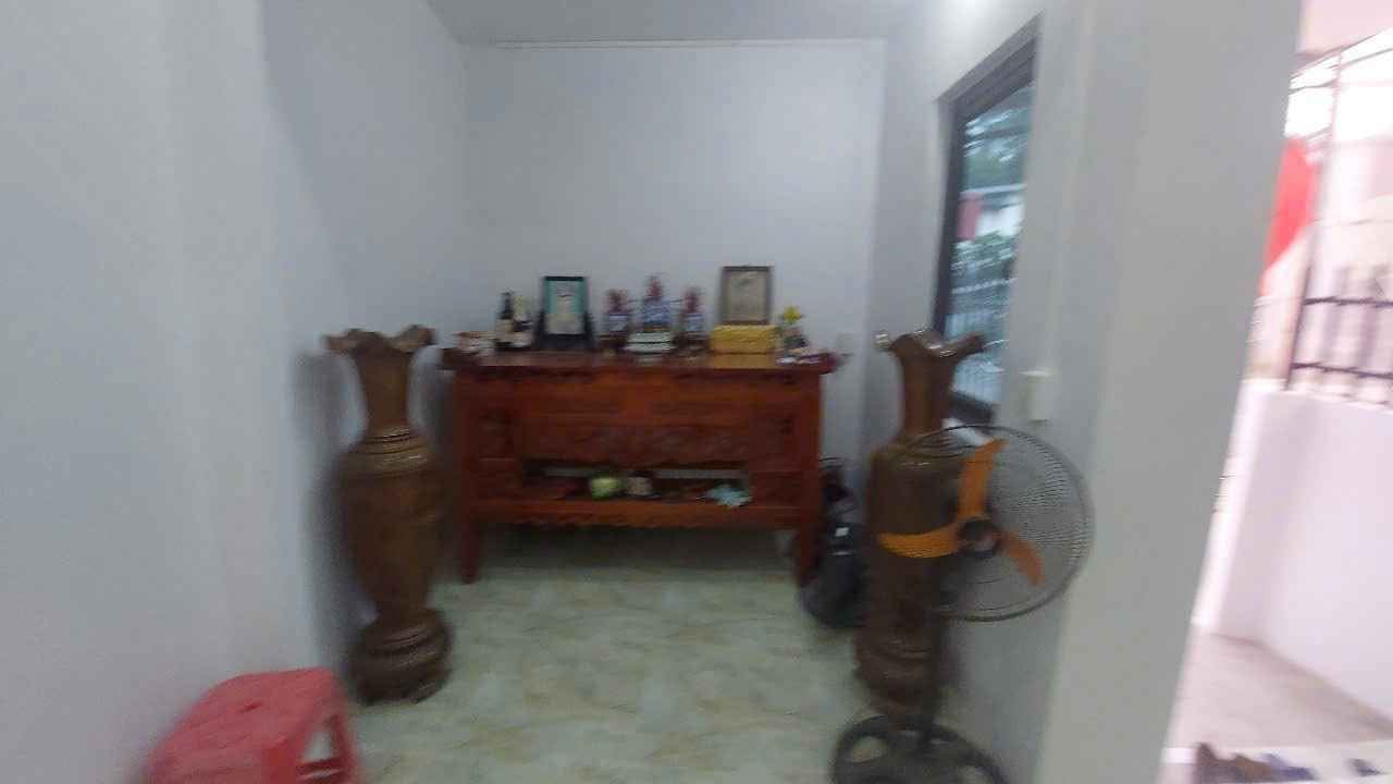 Nhà cấp 4 tại ngõ 350 đường Hòa Bình, 156m² giá 1.1 tỷ - Vị trí đắc địa, đầy đủ tiện ích!