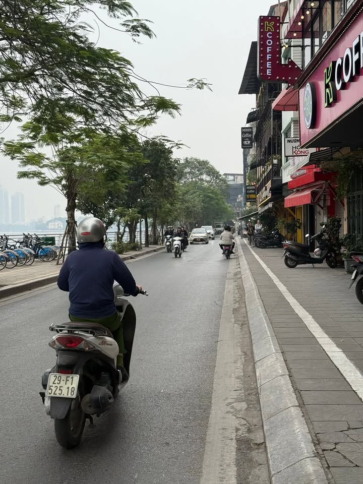 Nhà 6 tầng Trích Sài, Tây Hồ 30m² - Ngõ thông, gần Hồ Tây lý tưởng!