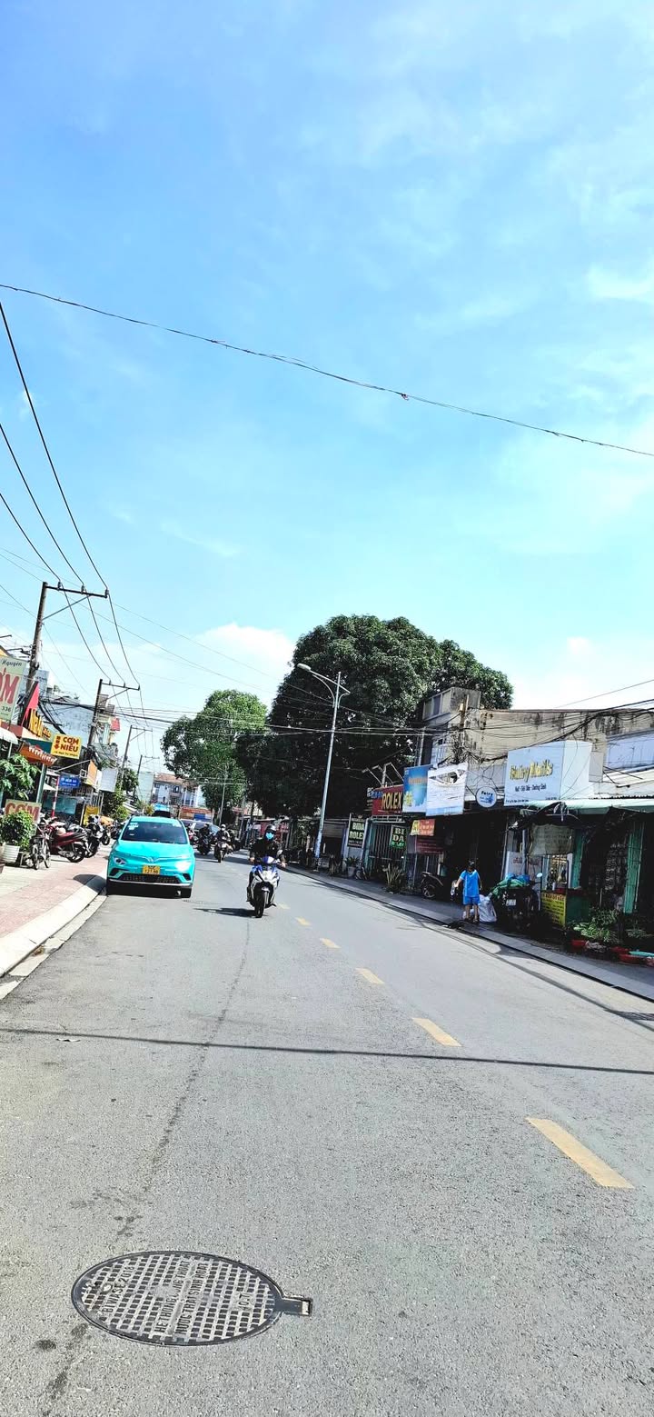 Nhà mặt tiền Ngô Thì Nhậm Dĩ An 174m² giá 7.9 tỷ - Cơ hội hiếm có cho nhà đầu tư!