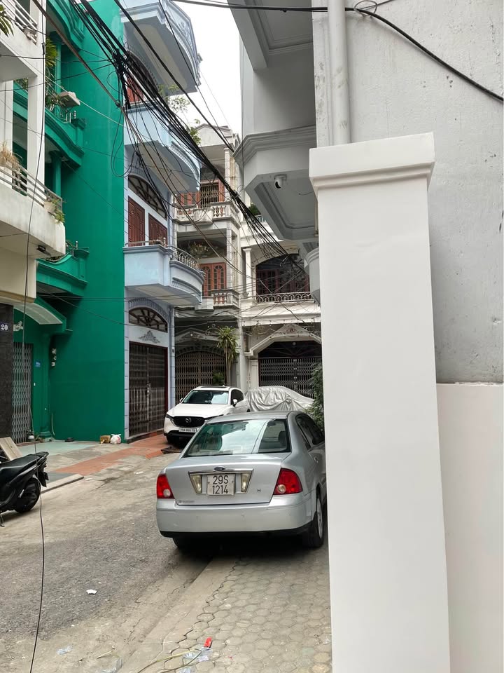 Nhà 3,5 tầng khu phân lô Trần Nguyên Hãn, Hải Phòng 70m² giá 7,9 tỷ - Gần trường học và tiện ích đầy đủ!