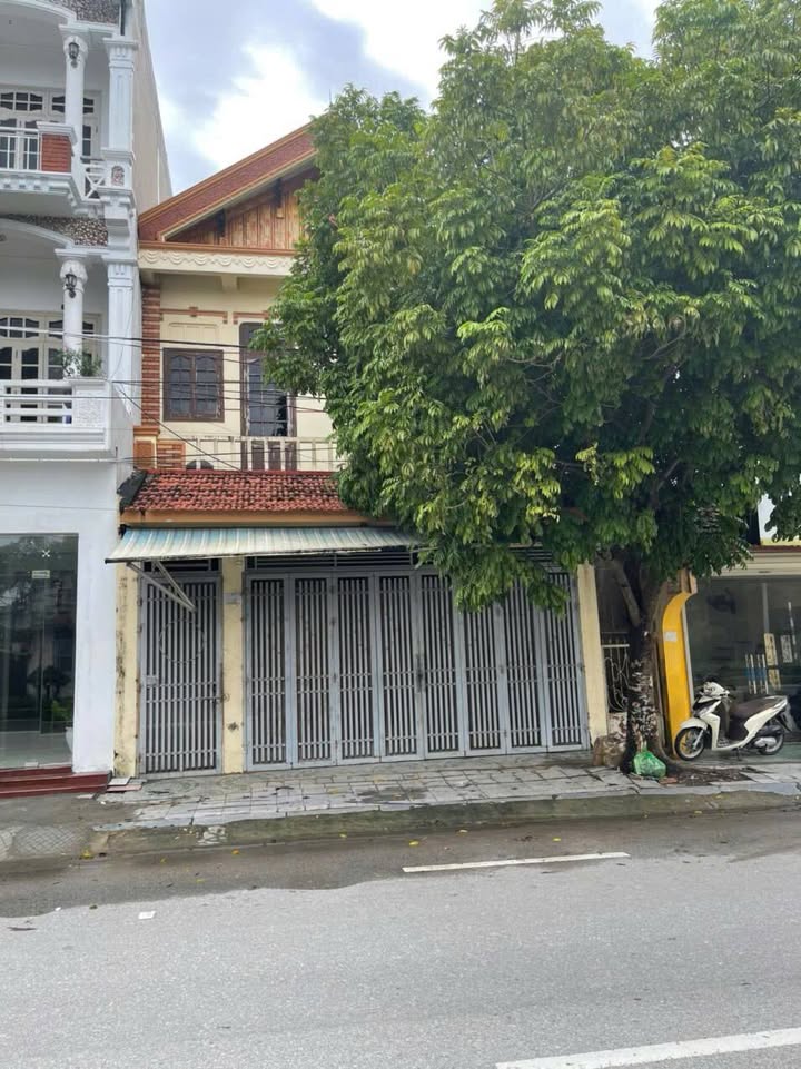 Nhà 3 tầng mặt tiền Quốc lộ 47, phường Quảng Thọ, Sầm Sơn, giá 4.x tỷ - Kinh doanh thuận lợi!
