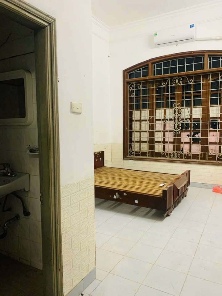 Phòng trọ tại ngõ 79 Cầu Giấy 20m² chỉ 2.8 triệu - Khép kín, thoáng mát!