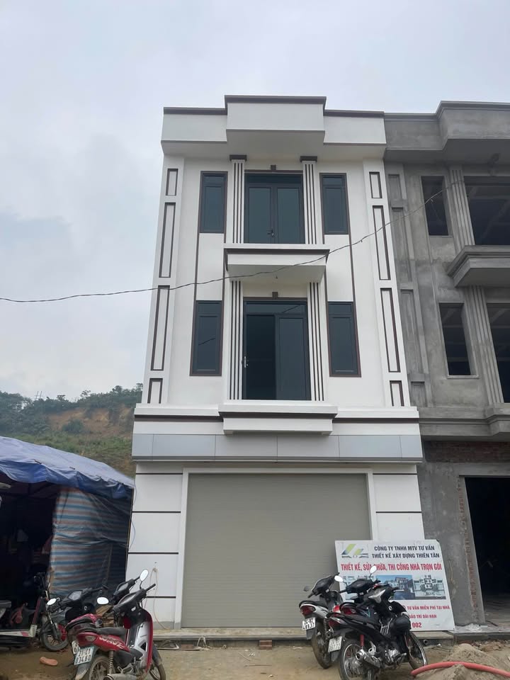 Nhà ba tầng mới xây tại dự án Bình Minh, Cốc Lếu - 2.6 tỷ, chính chủ!