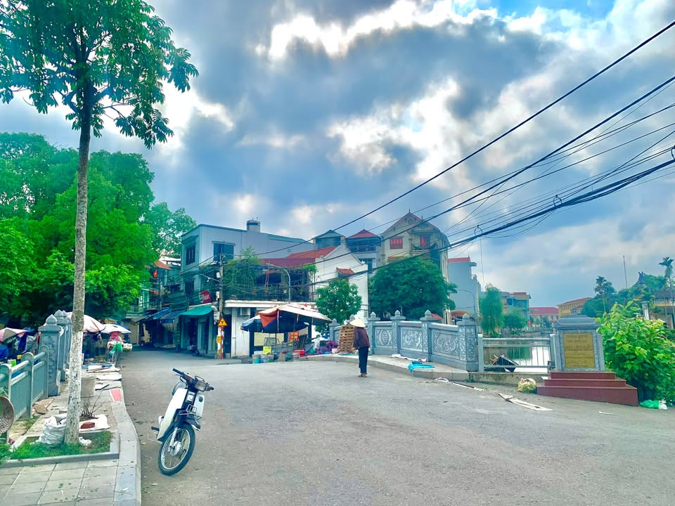 Đất nền 130m² Lại Yên, Hoài Đức giá 7.8 tỷ - Tiềm năng đầu tư sinh lời lớn!