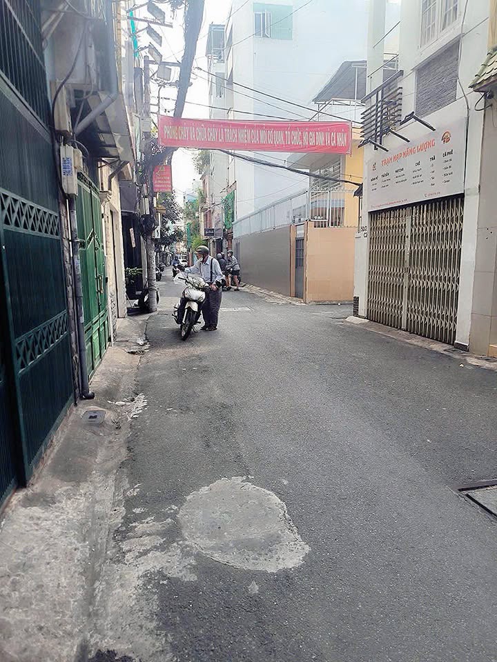 Nhà hẻm 5m Nguyễn Đình Chiểu, Quận Phú Nhuận 51.9m² giá 9.75 tỷ - Khu dân trí cao, hẻm xe hơi!
