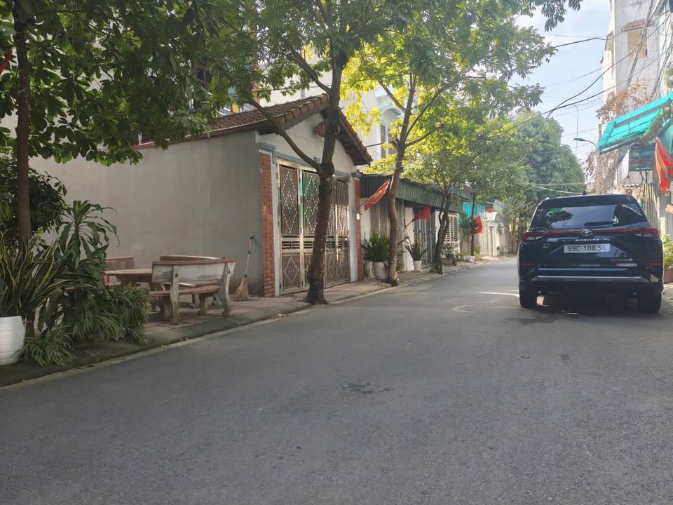 Bán căn hộ Khu tập thể Viện 109 Đồng Tâm Vĩnh Yên 81m² giá 2.5 tỷ - Đường ô tô tránh nhau!