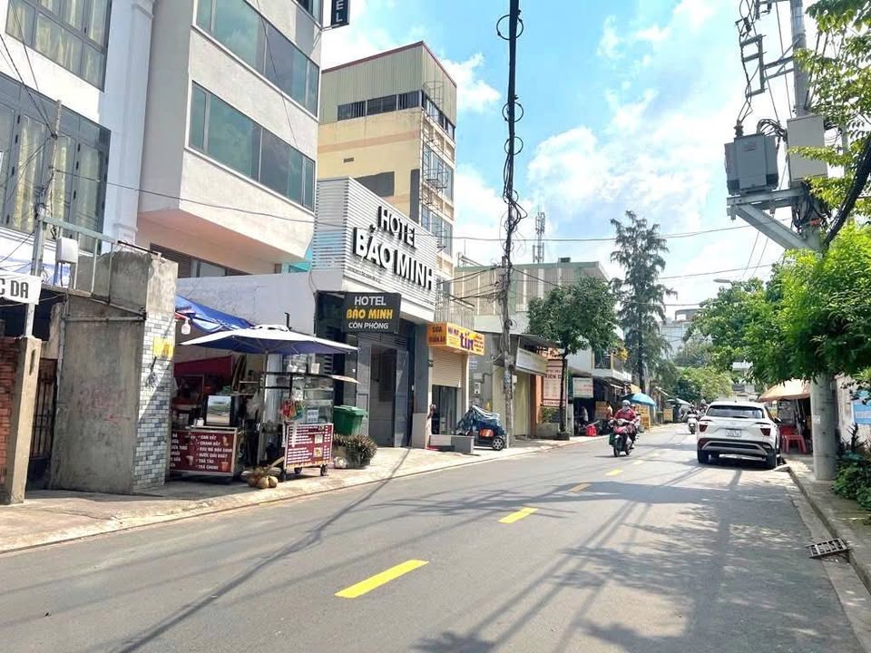 Nhà 2 tầng hẻm xe hơi Tô Ký, Trung Mỹ Tây Q12 - 3,15 tỷ - Vào ở ngay!