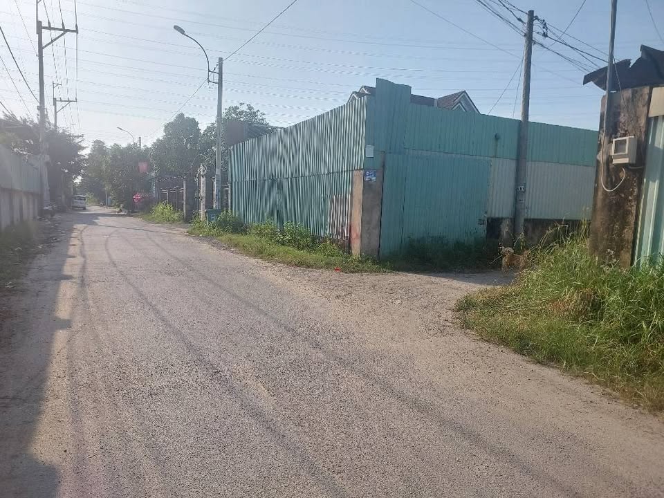 Nhà chính chủ bán tại Đông Thạnh, Hóc Môn 144.8m² giá chỉ 2.6 tỷ - Hẻm xe hơi vào tận nơi!