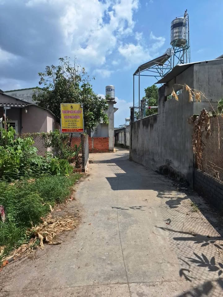 Nhà phố Khu phố 3, phường 4, TP Tây Ninh 125m² - Nhà mới 100% chính chủ bán gấp!