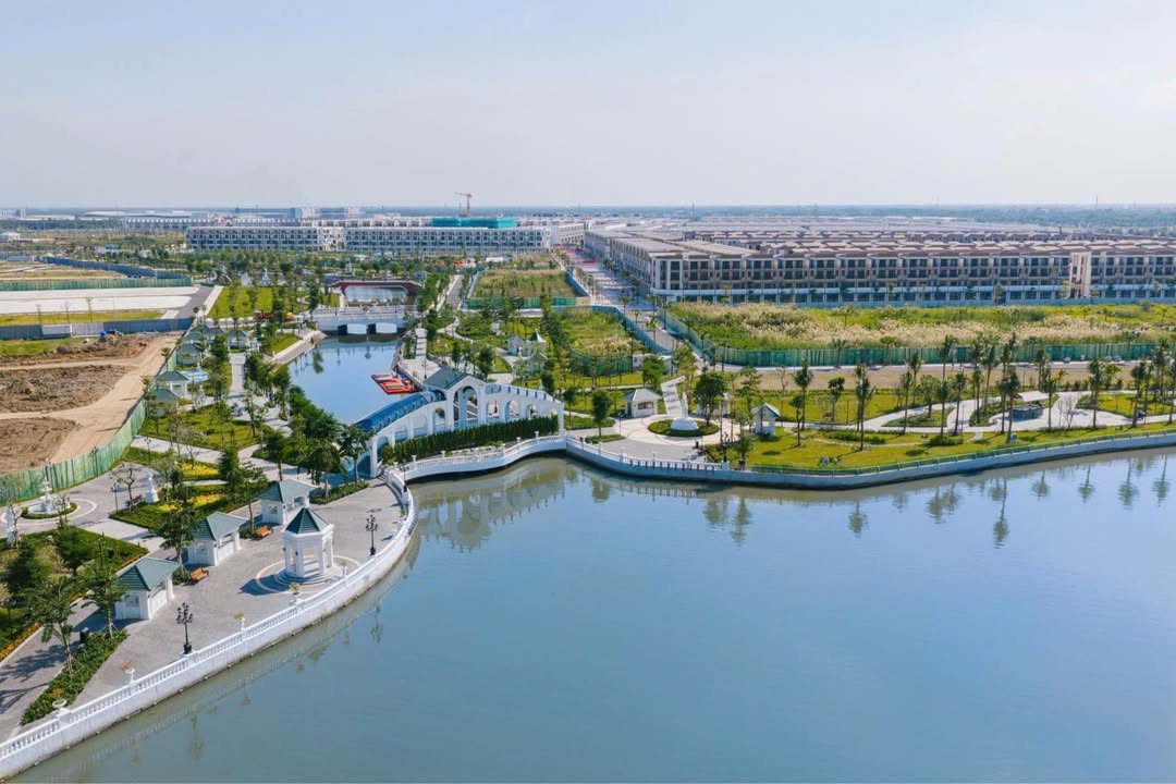 Nhà liền kề T&T City Millennia Long An 90m² giá 5.3 tỷ - Kế hồ bơi, trường mầm non!