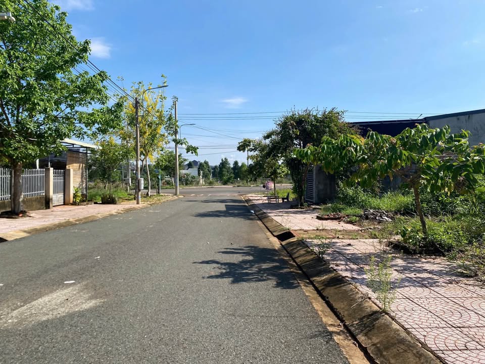 Đất nền tái định cư Đồng Xoài 97.5m² giá 700 triệu - Đầu tư sinh lời ngay!