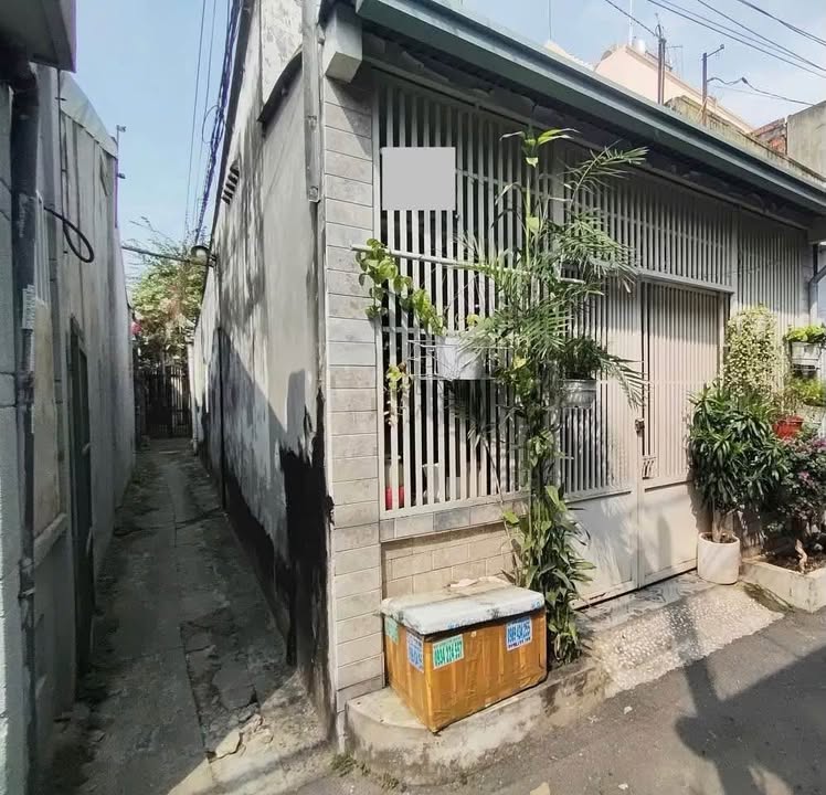 Nhà cấp 4 Hiệp Phú Quận 9 67m² giá 4.8 tỷ - Sổ riêng, xe hơi vào tận nơi!