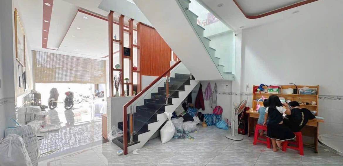 Nhà đẹp Tân Hòa - Biên Hòa 105m² giá 3.39 tỷ - Sổ riêng thổ cư 100%!