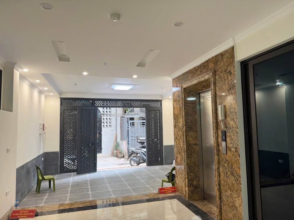 Nhà mặt phố Đội Cấn, Ba Đình 67m² giá 25.5 tỷ - Kinh doanh đỉnh cao!