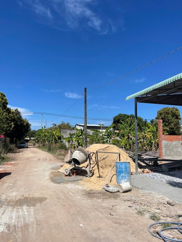 Nhà Tân Hiệp, Tân Châu, Tây Ninh 145m² giá 579 triệu - Sổ hồng chính chủ, tiện ích xung quanh đầy đủ